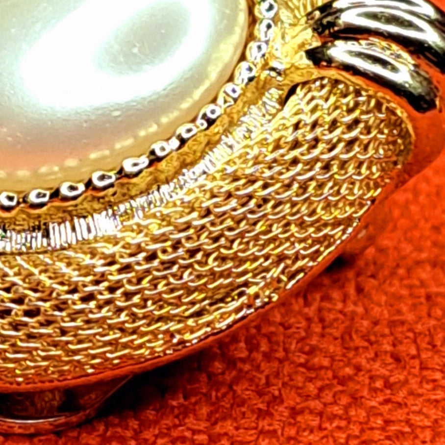 Clips d'Oreilles BALENCIAGA Perle & Maille Dorée