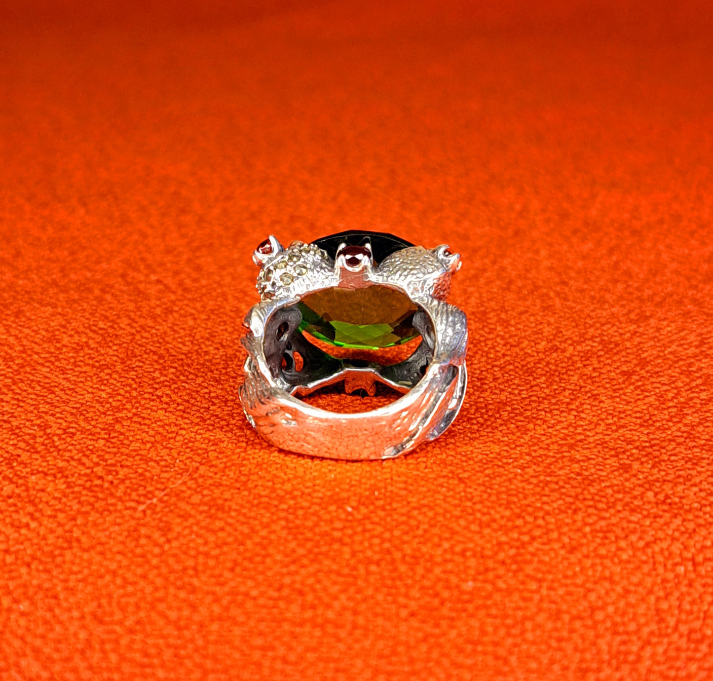 Bague en Argent 925 Grosse Pierre Verte Facettée & Cœurs Orangés