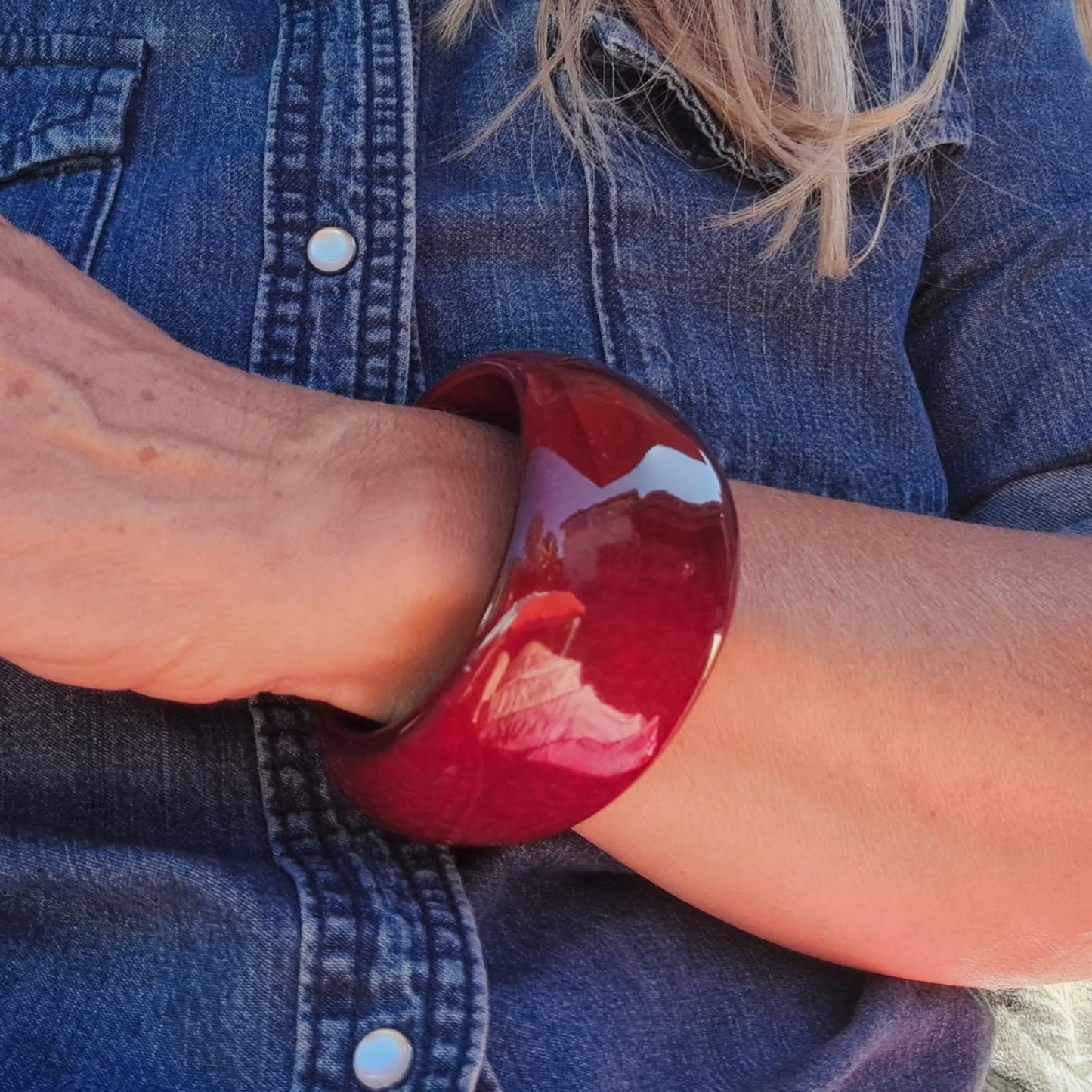 Bracelet vintage en bakélite « cerise noire » années 1930–1950