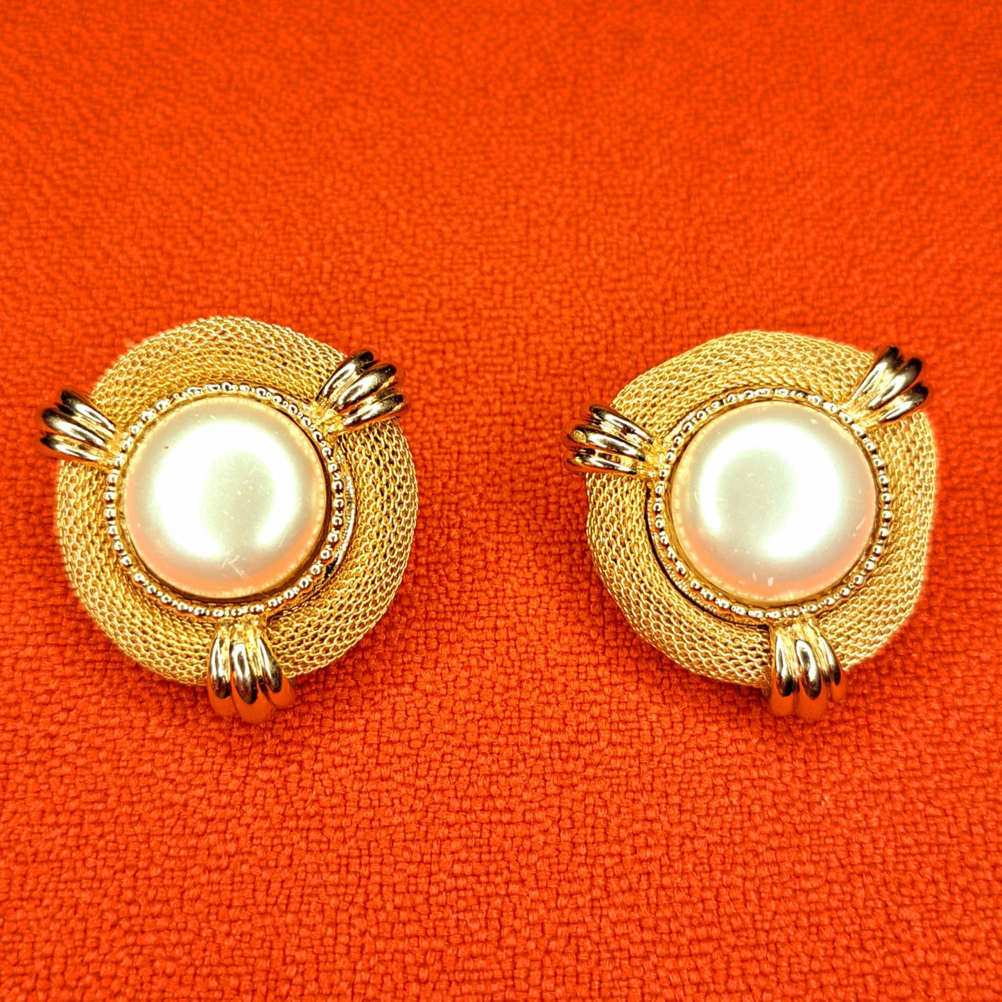 Clips d'Oreilles BALENCIAGA Perle & Maille Dorée