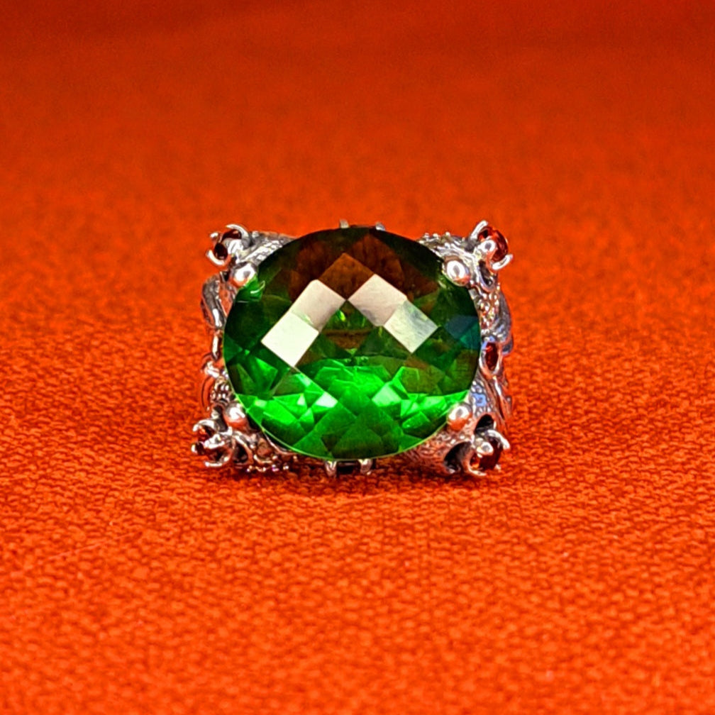 Bague en Argent 925 Grosse Pierre Verte Facettée & Cœurs Orangés