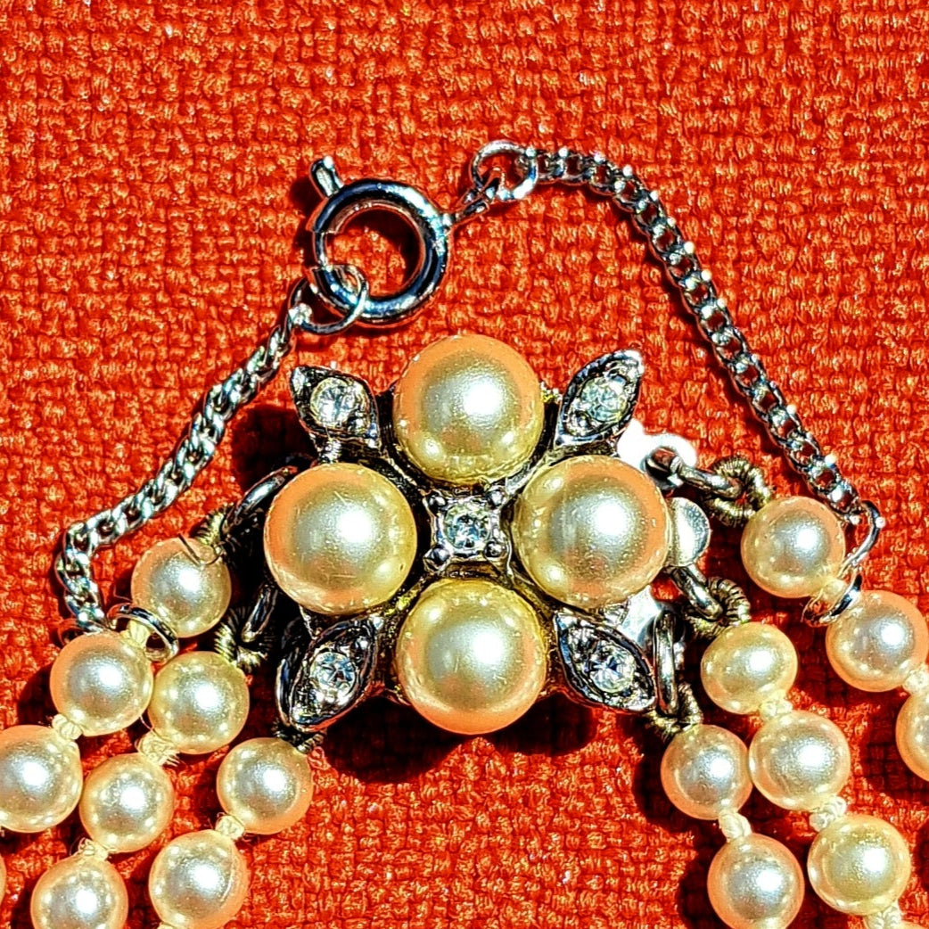 Collier de Perles à Trois Rangs