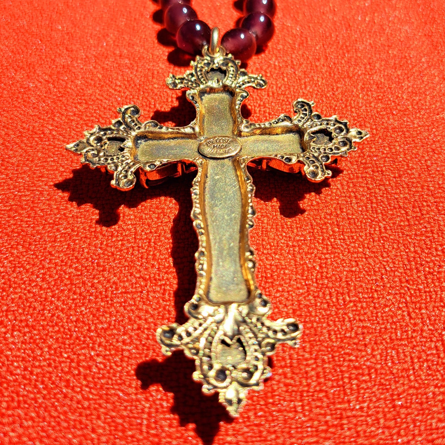 Collier par Zoé Coste (Réminiscence) Pendentif Croix Ornée