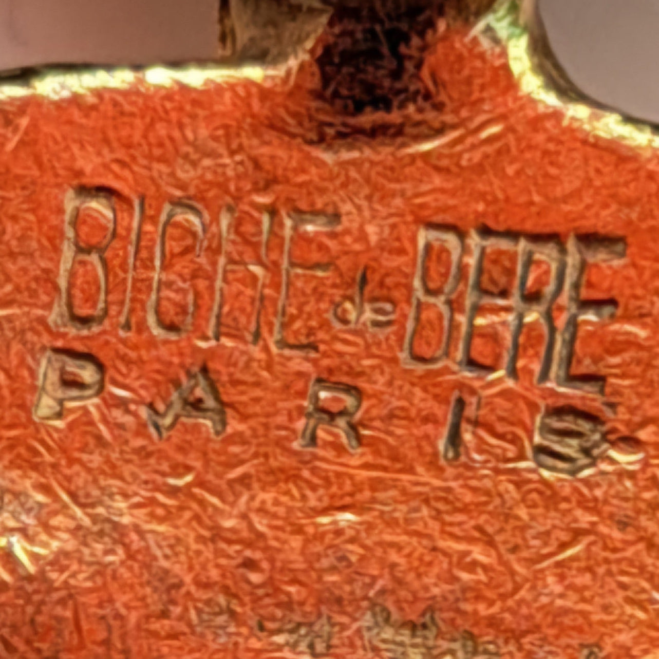 Sautoir Pendentif Cabochon Bleu Saphir Biche de Bère Paris  & Chaîne Dorée