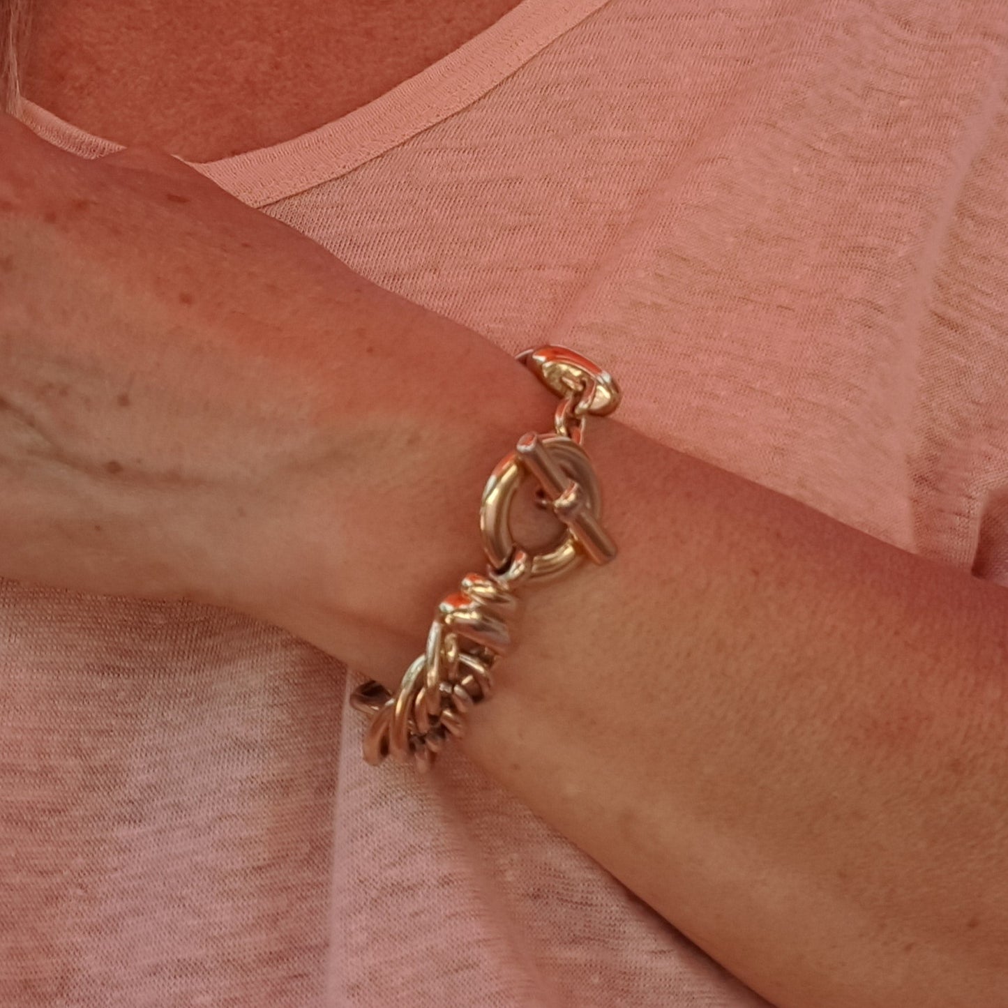 Bracelet Doré Emblématique de la maison Agatha Paris