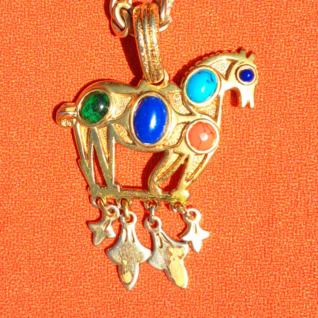 Sautoir Leritz Pendentif Cheval Multicolore & Chaîne Dorée