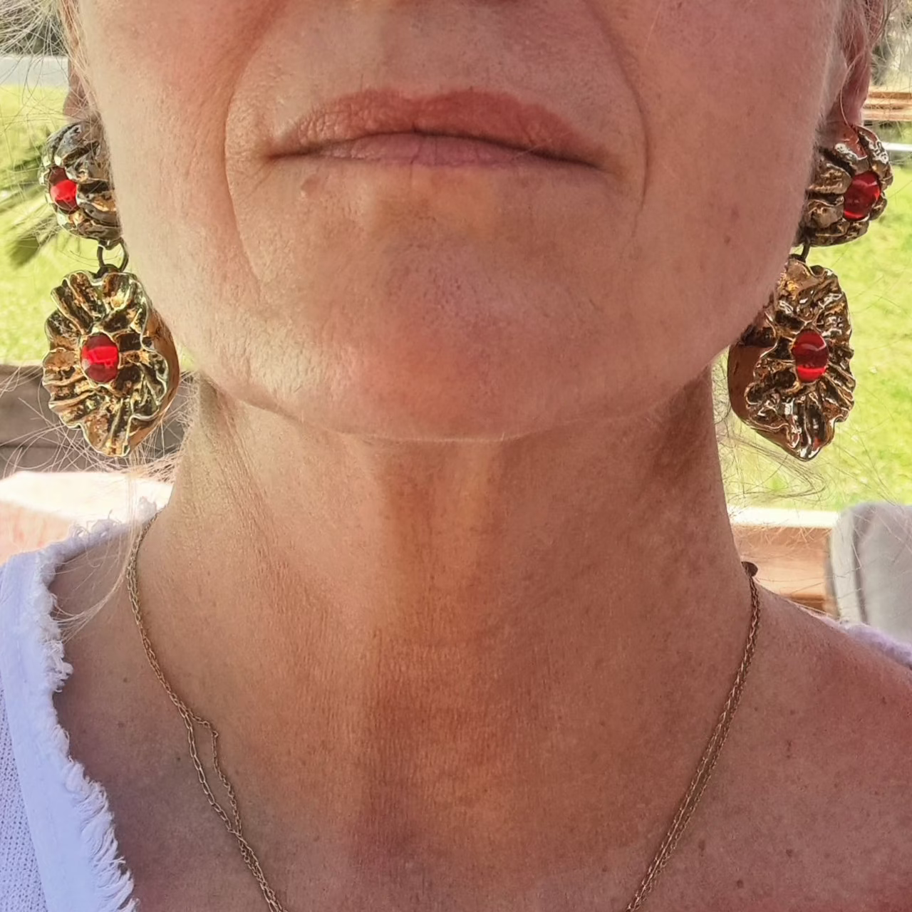 Clips d'Oreilles Vintage TMB Fleurs Dorées et Perles Rouges