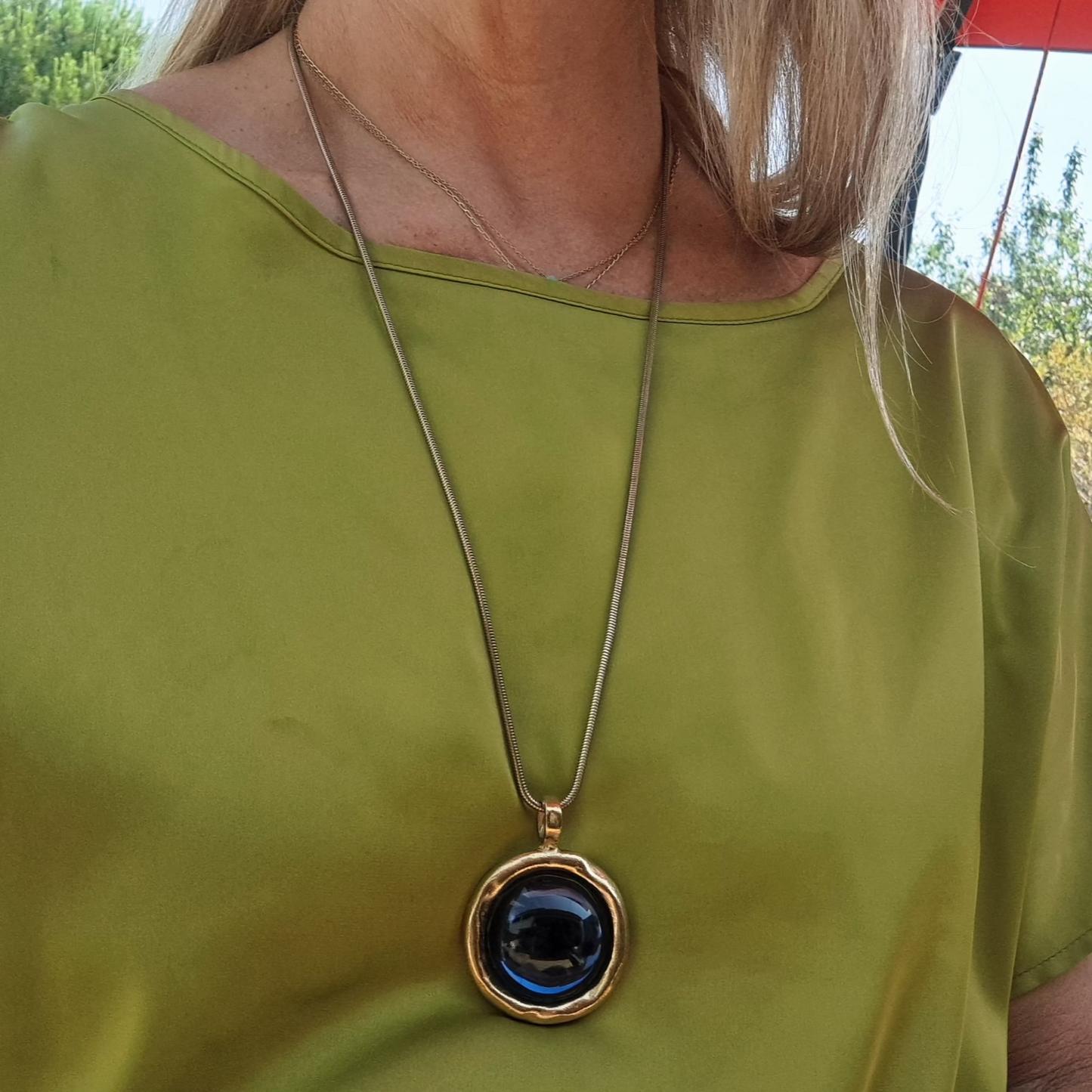 Sautoir Pendentif Cabochon Bleu Saphir Biche de Bère Paris  & Chaîne Dorée