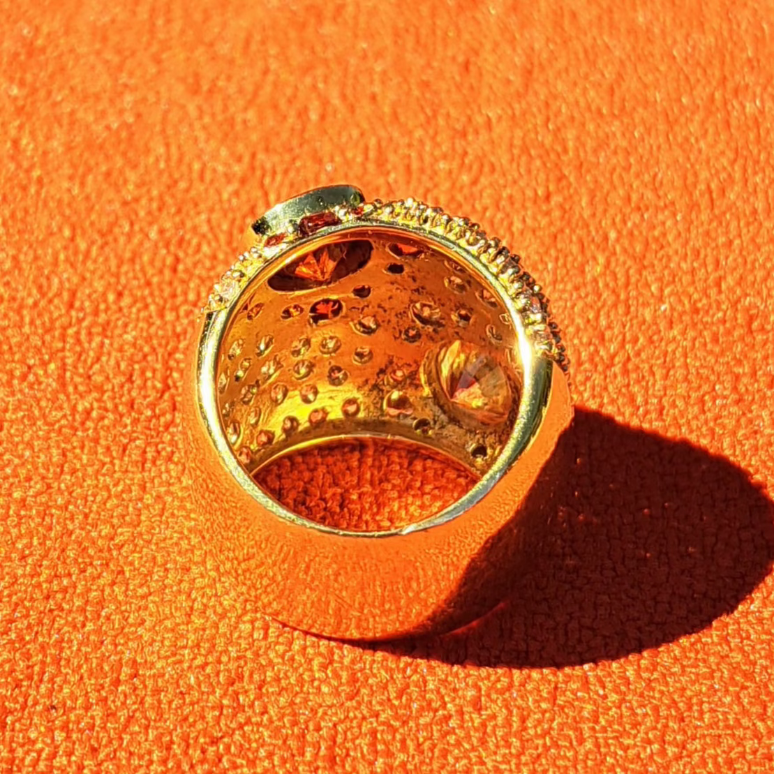 Bague "925" Dorée Pavage de Cristaux et Pierres Rouge et Orange