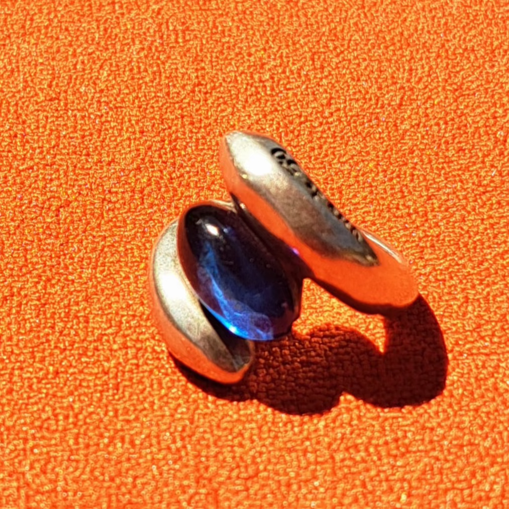 Bague avec Pierre Ovale Bleue UNO de 50