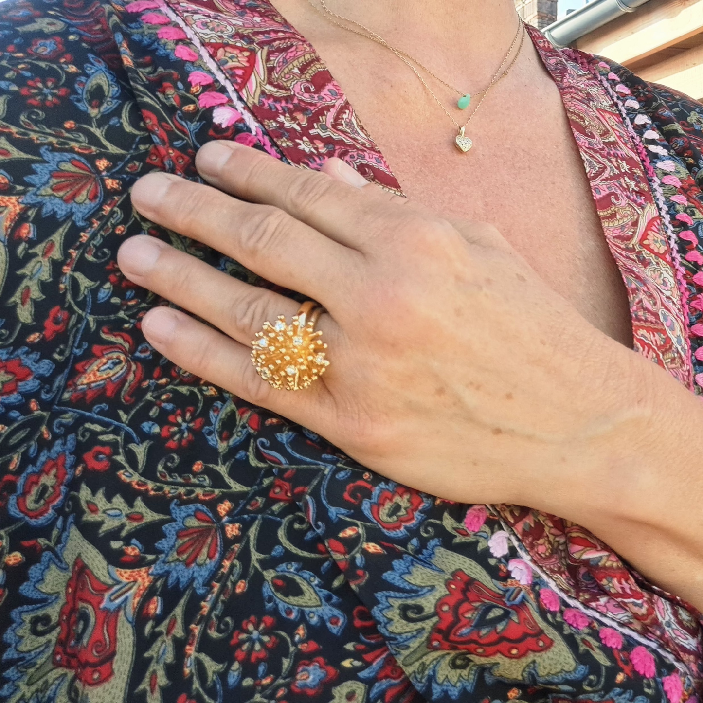 Bague "Hérisson" Vintage en Métal Doré et Cristaux Scintillants