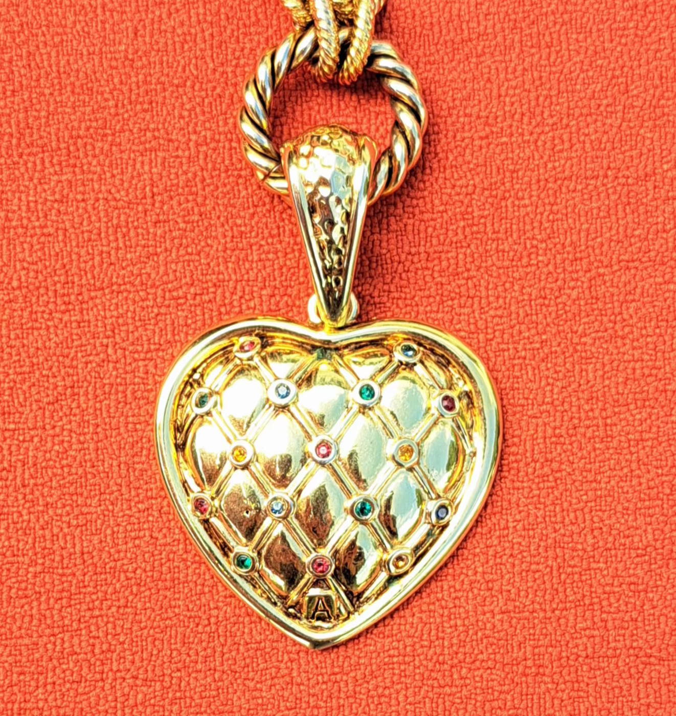 Collier Cœur Statement 1980 en Métal Doré Pierres de Verre Multicolores