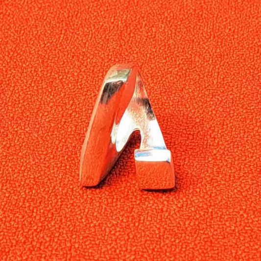 Bague Sculpturale à Design Minimaliste Années 80