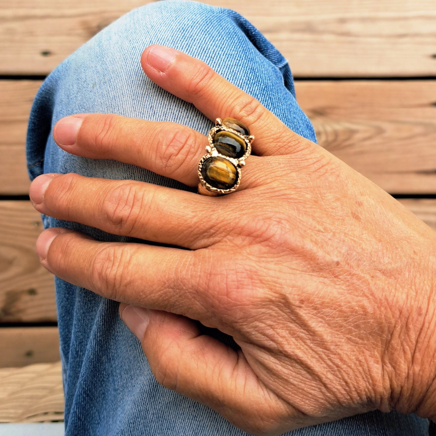 Bague Vintage Œil de Tigre Doré Texturé Années 1960-70