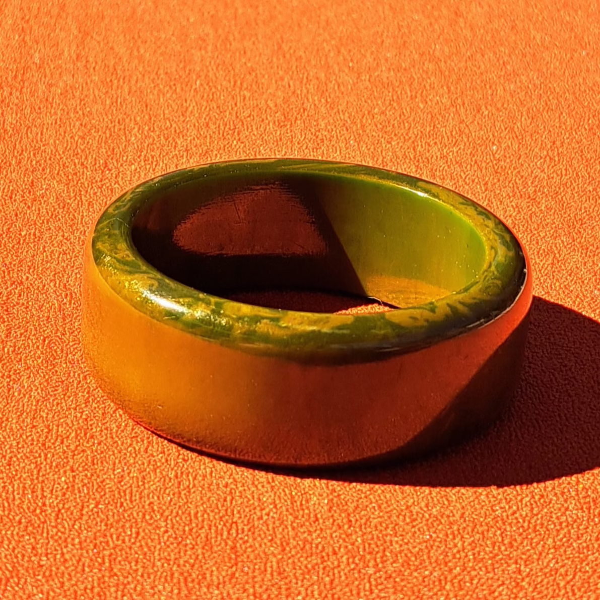 Bracelet Jonc Vintage en Bakélite Vert Forêt Profond Années 1940–1950