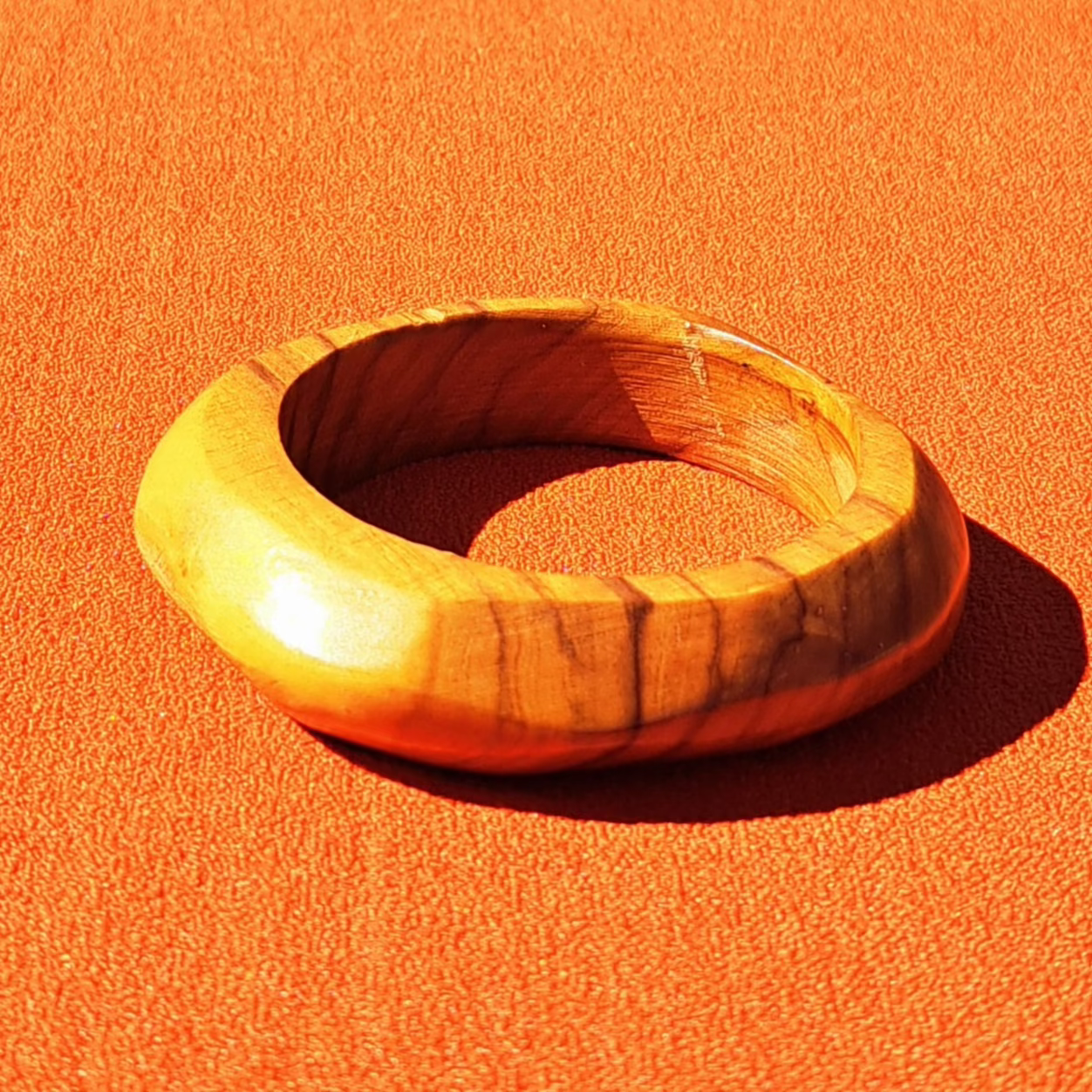 Bracelet Jonc Bois d’Olivier Chaleur Naturelle et Élégance Bohème