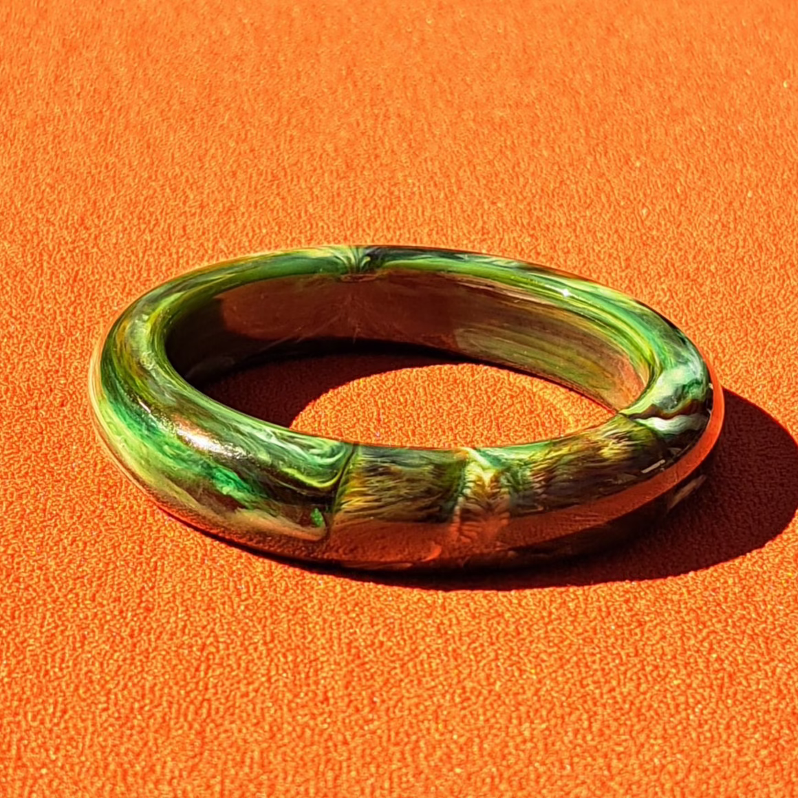 Bracelet Jonc en Bakélite Vert Marbré Années 1930–50