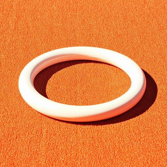 Bracelet Jonc Blanc Design Minimaliste et Intemporel