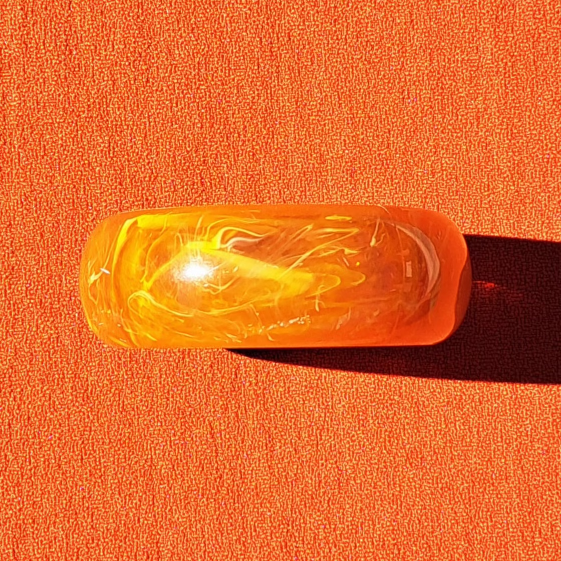 Bracelet Jonc en Résine Ambre Marbré Années 1970–90