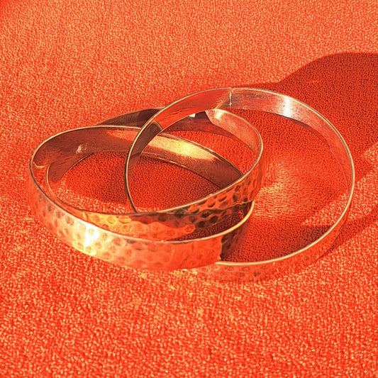 Bracelet Jonc Triple en Cuivre Martelé Design Artisanal Vintage 70’s