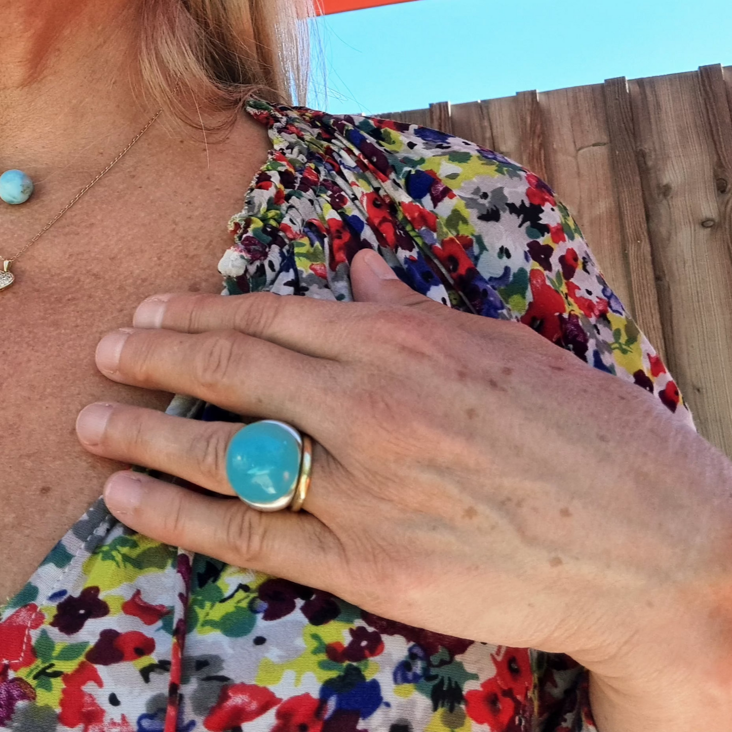 Bague Dôme Bleu Clair en Argent Massif avec Cabochon