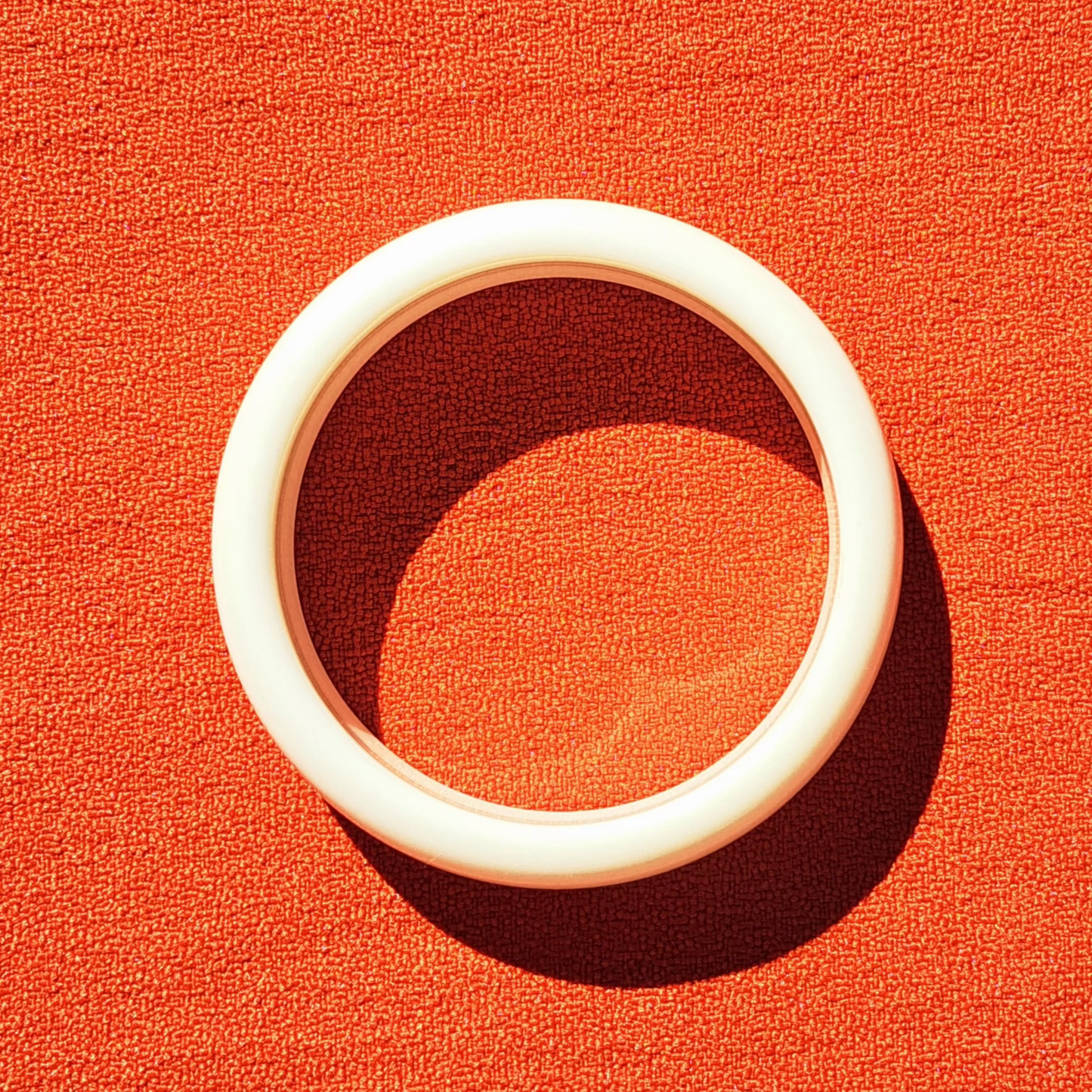 Bracelet Jonc Crème Élégance Classique et Design Intemporel