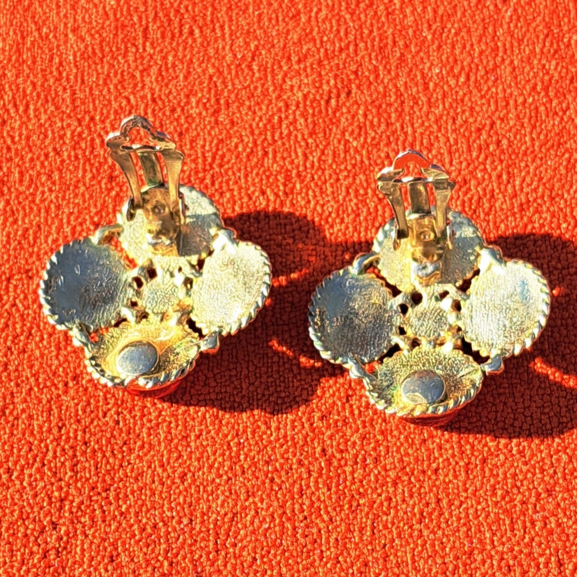 Clips d'Oreilles Cabochons Violets et Rouges Intenses Années 80-90