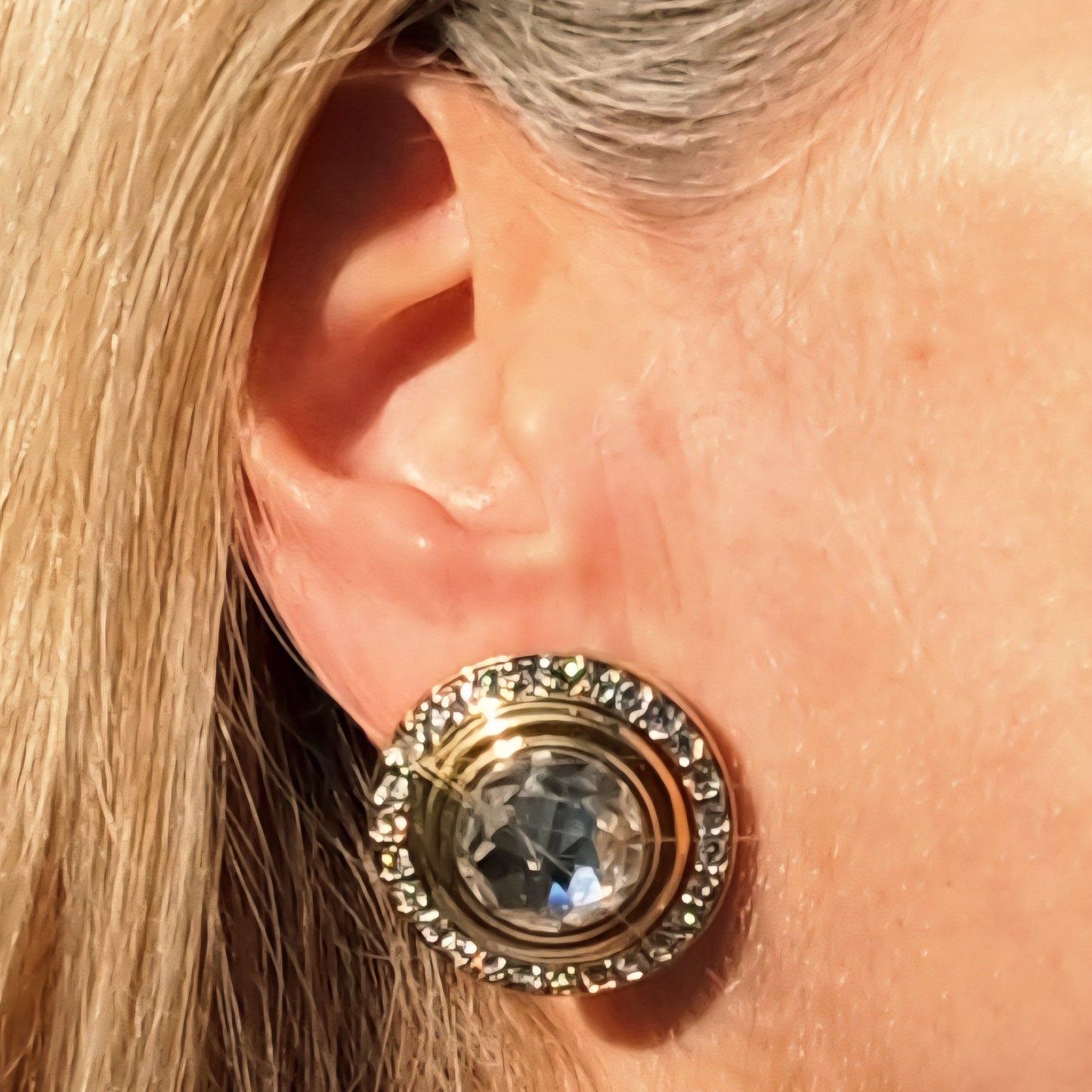 Clips d’Oreilles Vintage Dorés et Strass Années 80-90