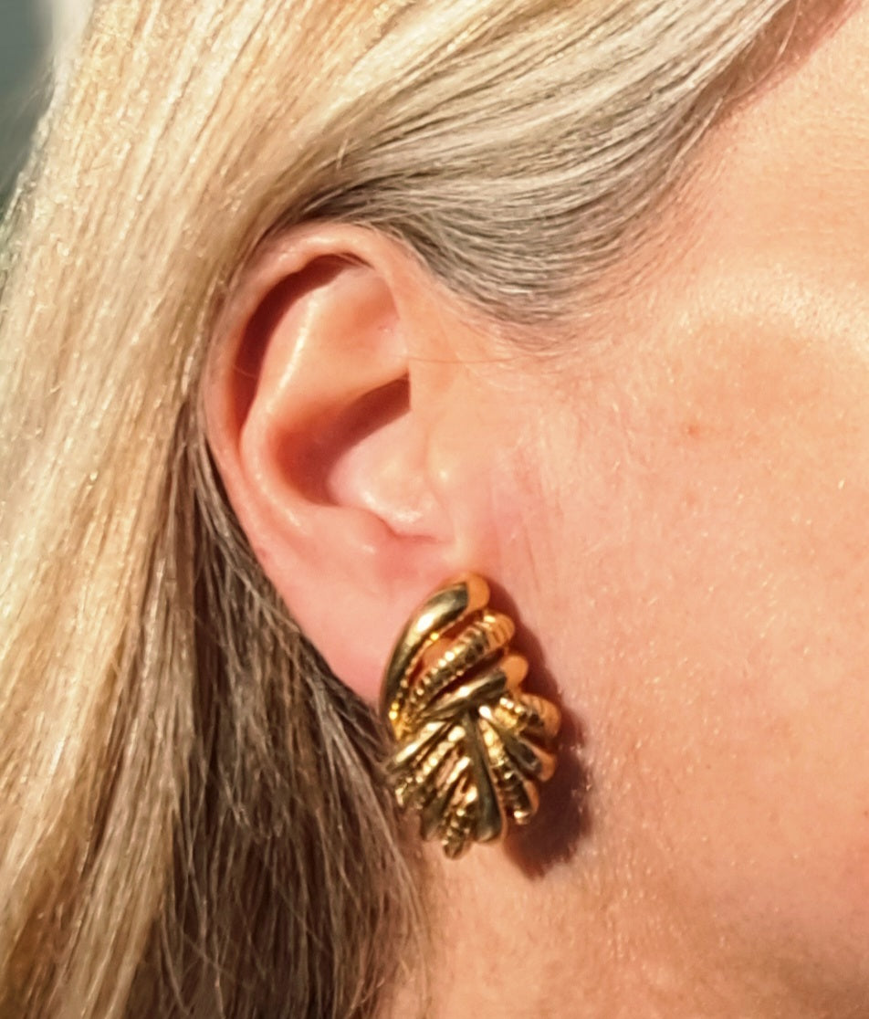 Clips d'Oreilles Créateur GIVENCHY Métal Doré Sculptural Luxe Rétro